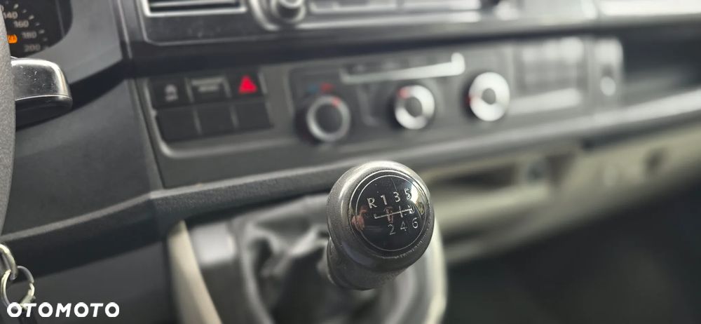 Volkswagen Transporter Multivan Kurz Business - 15