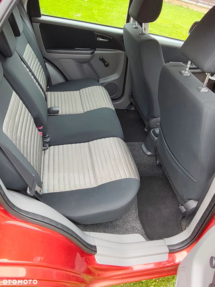 Suzuki SX4 - 16
