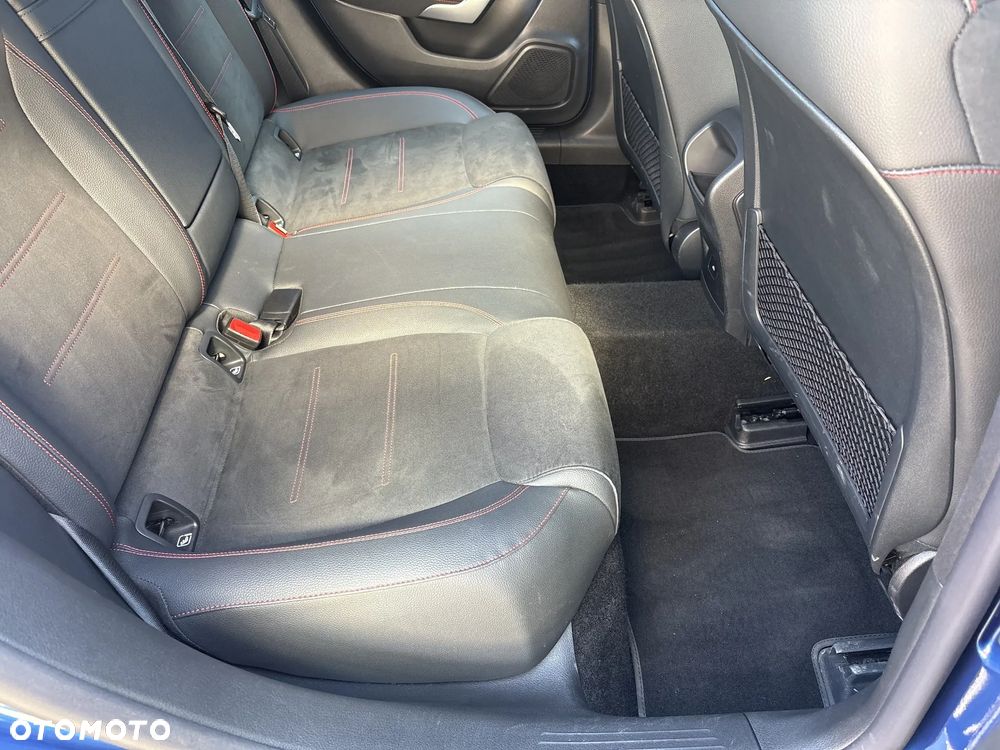 Mercedes-Benz CLA 200 mHEV 7G-DCT - 17