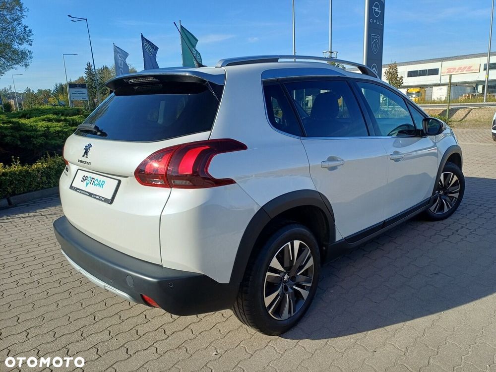 Peugeot 2008 1.2 Pure Tech Allure S&S - 6