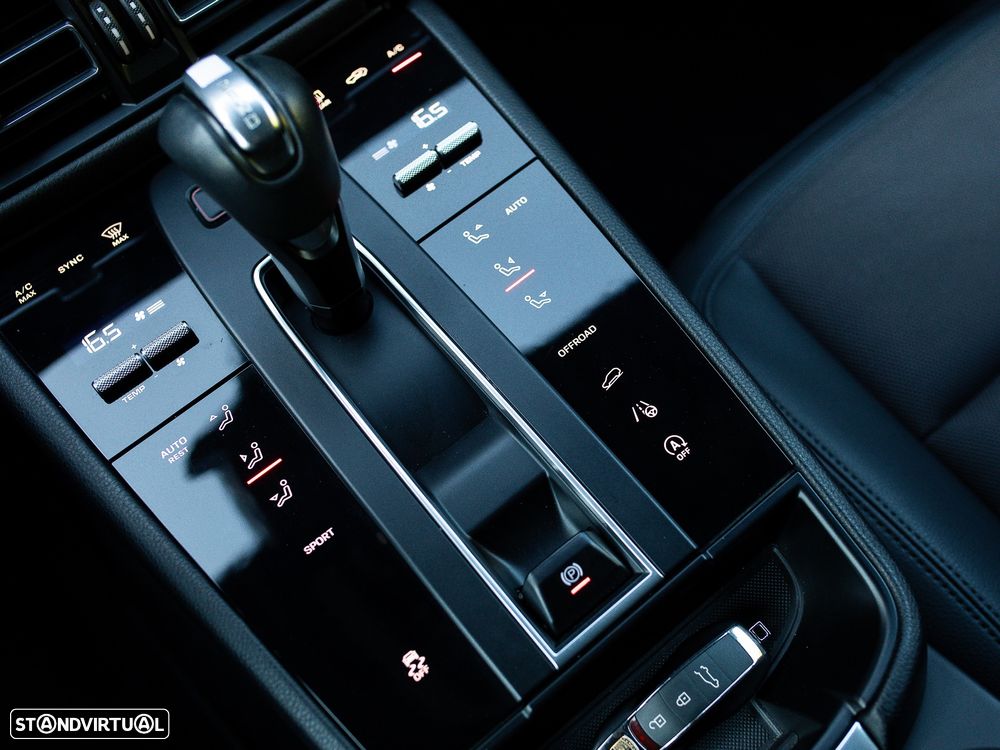 Porsche Macan Standard - 36