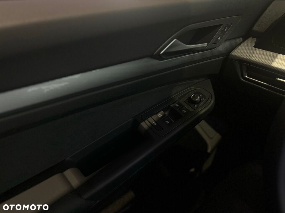 Volkswagen Golf - 10