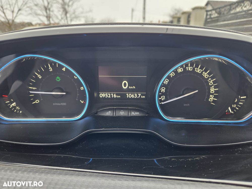 Peugeot 2008 PureTech 110 Stop&Start Crossway - 11