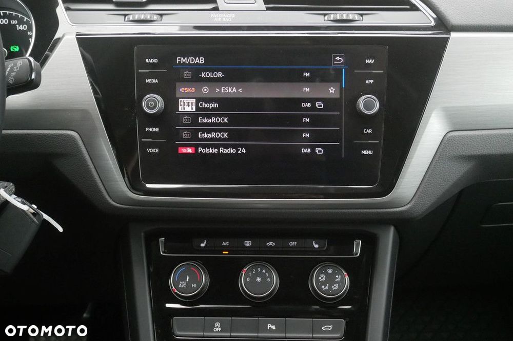 Volkswagen Touran - 10