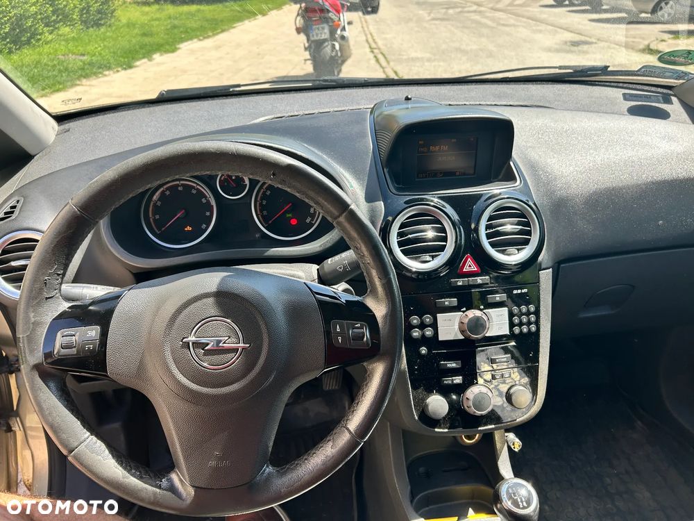 Opel Corsa 1.4 16V Enjoy - 10