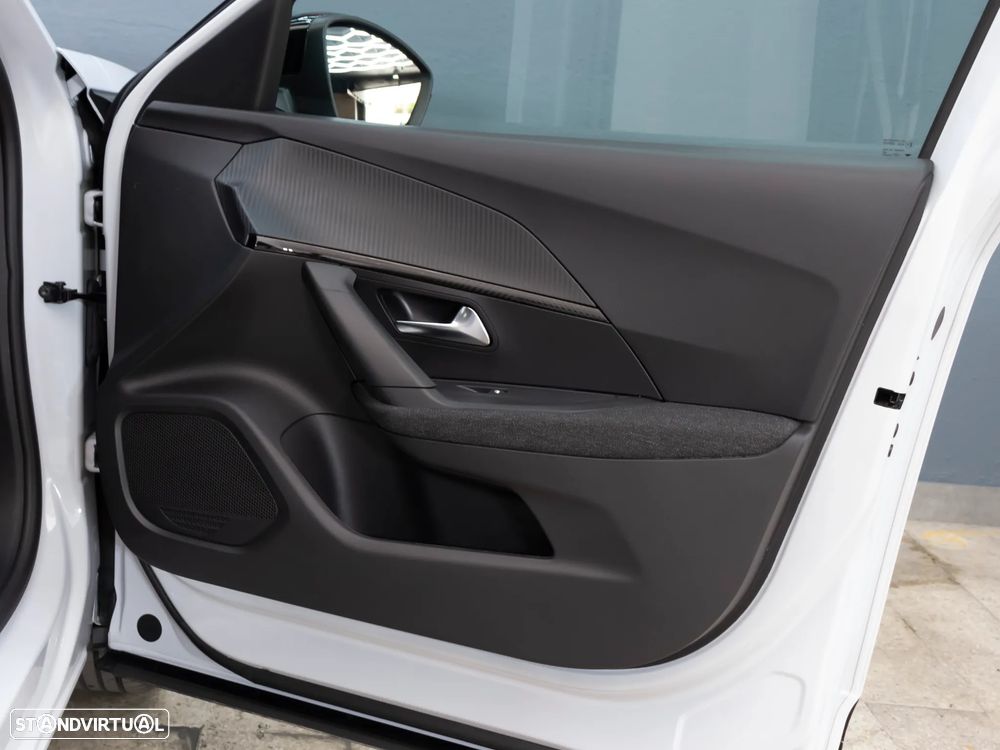 Peugeot 2008 1.2 PureTech Style - 12
