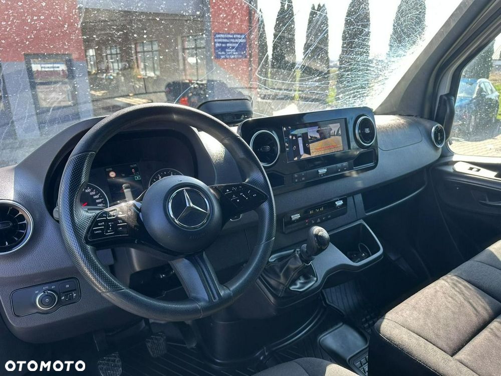 Mercedes-Benz Sprinter - 17