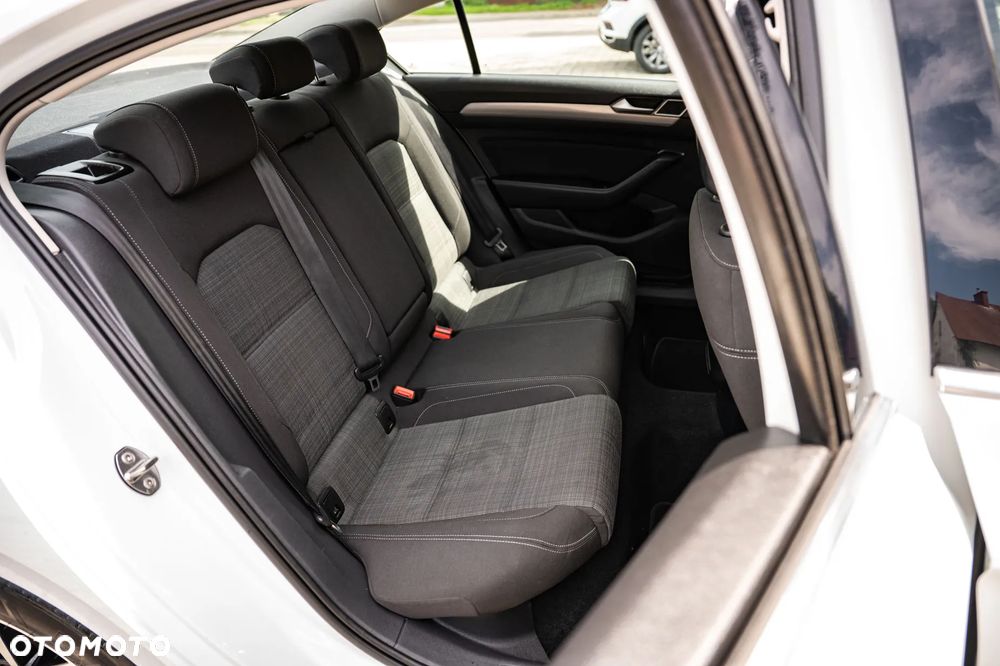 Volkswagen Passat 1.5 TSI EVO Comfortline DSG - 23