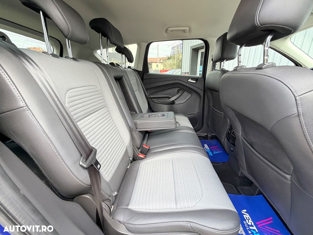 Ford Kuga 1.5 EcoBoost 2x4 Titanium - 12