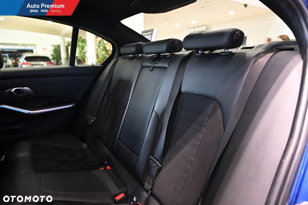 BMW Seria 3 320d xDrive - 17