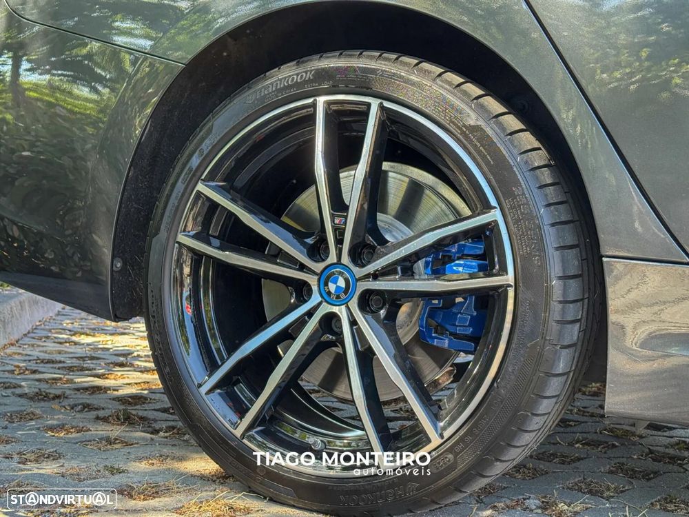 BMW 330 e Pack Desportivo M Auto - 20