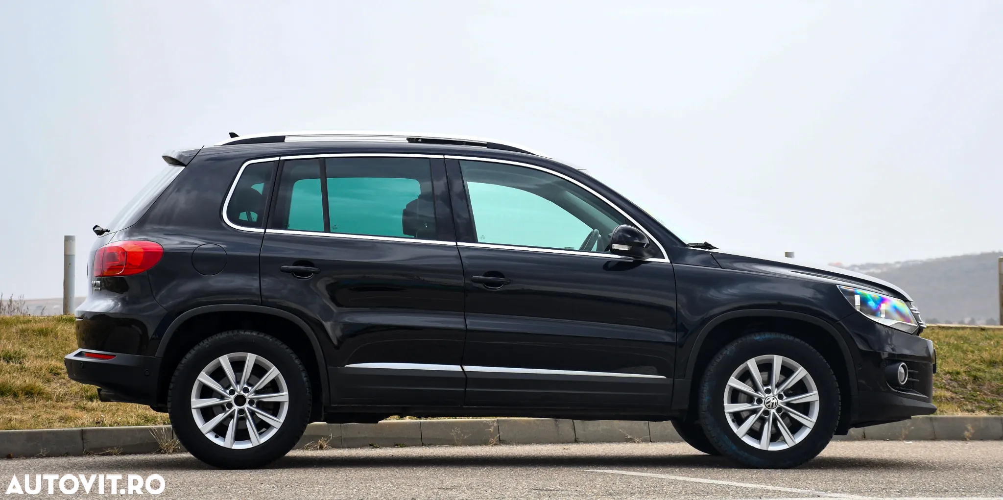 Volkswagen Tiguan 2.0 TDI 4Motion DSG Sport & Style - 9