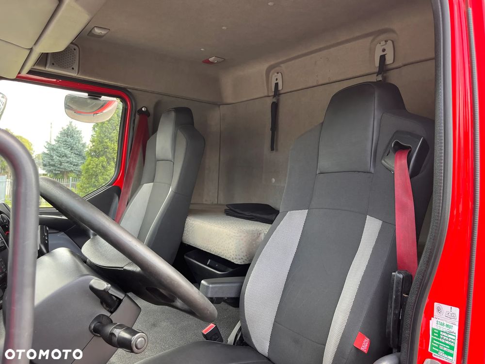 Renault D 256KM / DMC 18 / CHŁODNIA + WINDA / SALON POLSKA / FV 23% - 12