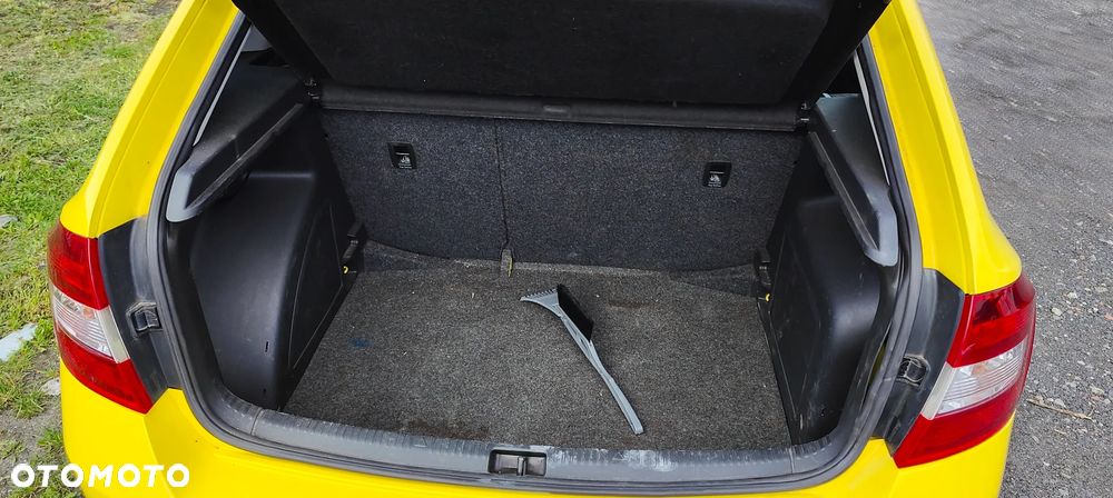 Skoda RAPID Spaceback 1.2 TSI Active - 9