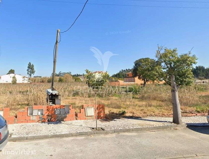 Terreno para Construção de Moradia - Grande imagem: 2/3