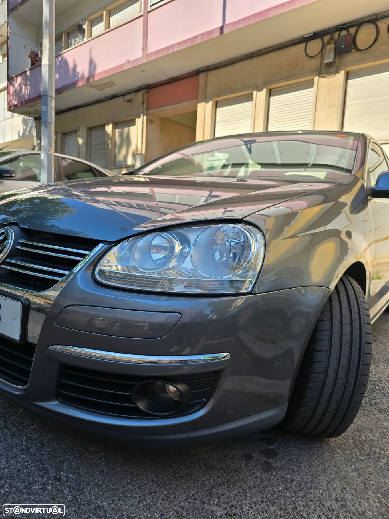 VW Jetta 1.6 TDi Confortline - 2