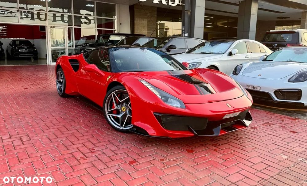 Ferrari 488 - 11