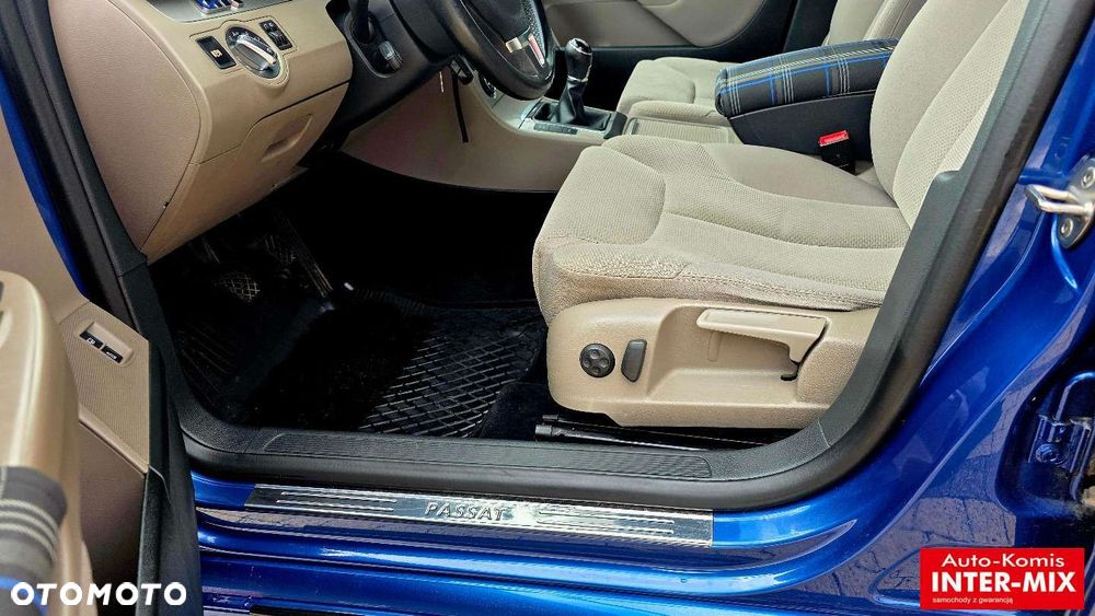 Volkswagen Passat - 16