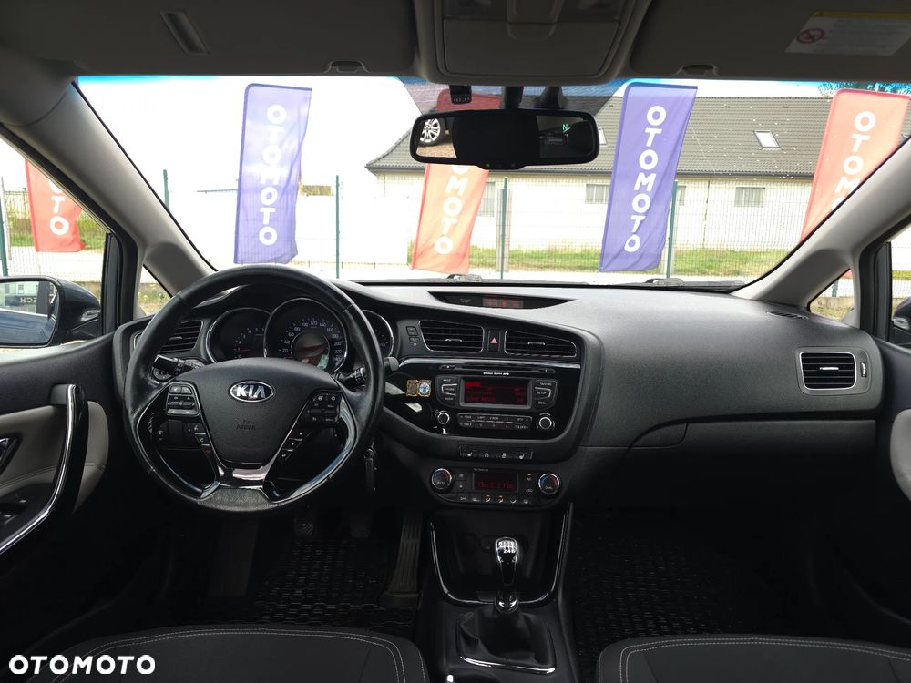 Kia Ceed 1.6 CRDi 128 Vision - 35