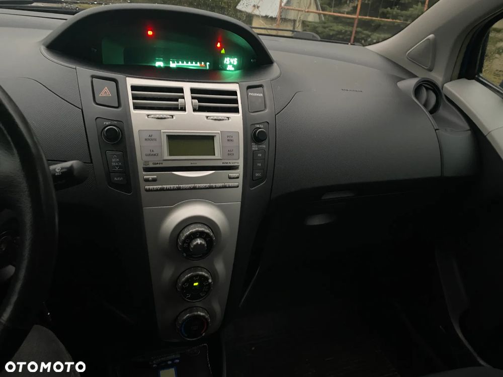 Toyota Yaris 1.0 VVT-i - 3