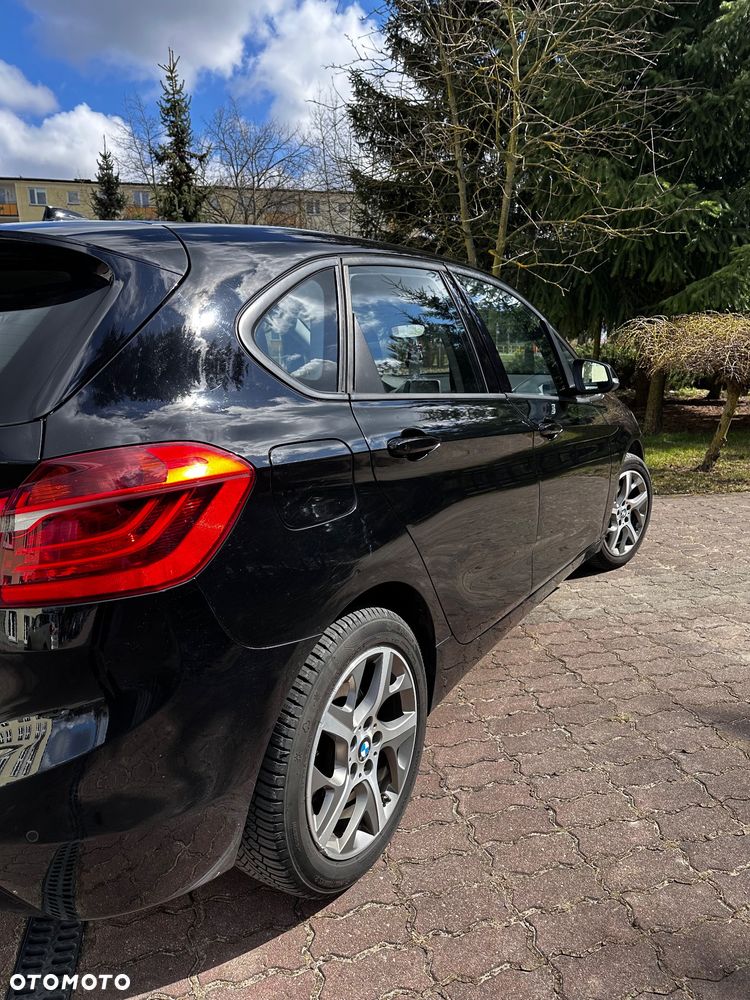 BMW Seria 2 218d - 5