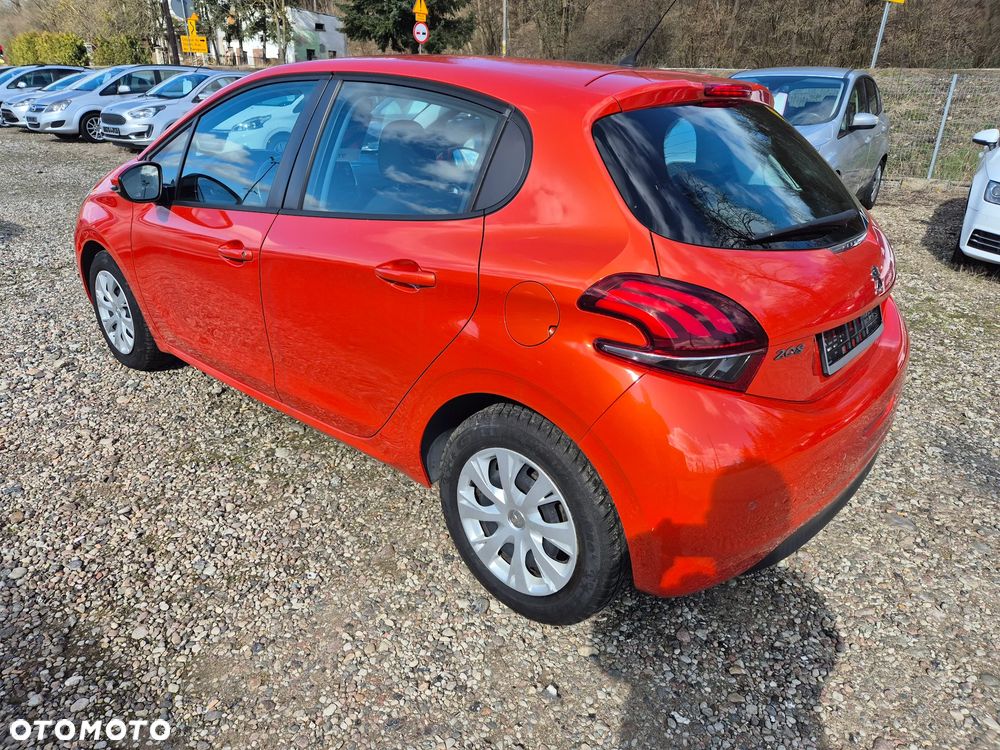 Peugeot 208 - 4