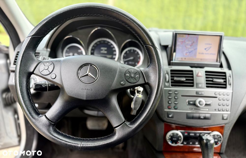 Mercedes-Benz Klasa C 180 Kompressor Automatik Avantgarde - 39