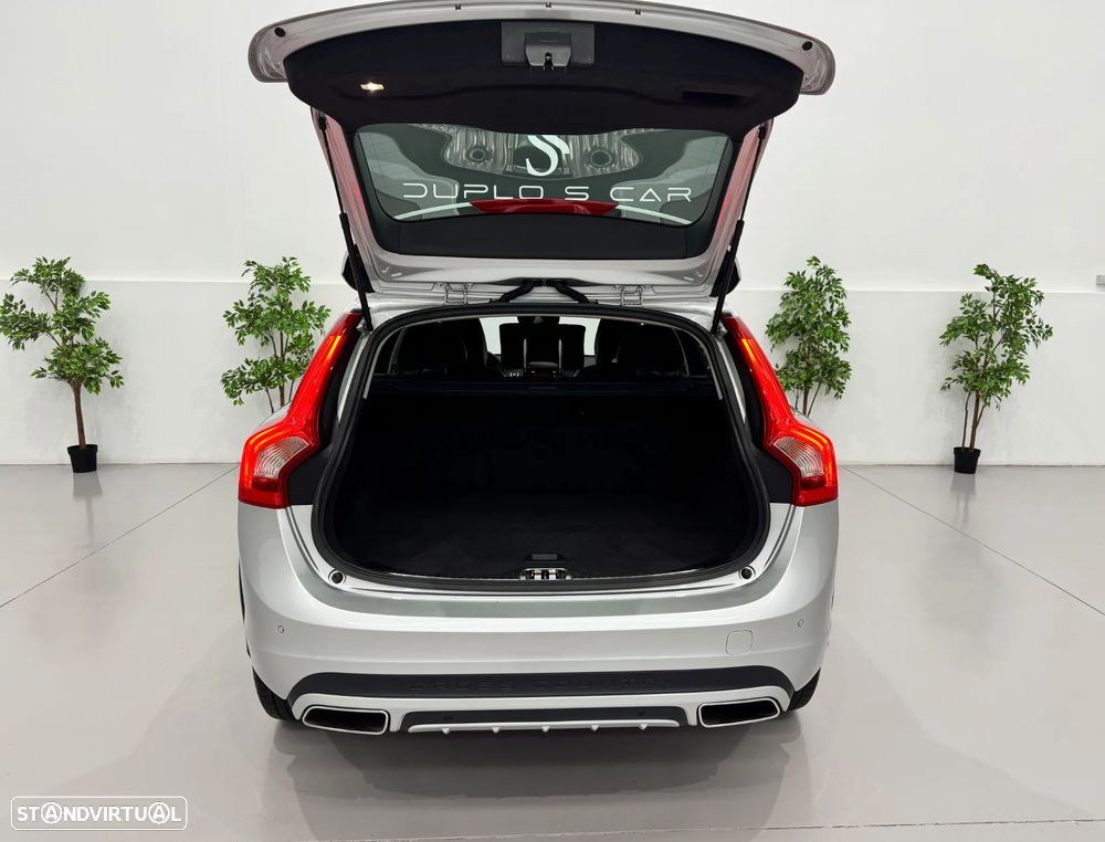 Volvo V60 Cross Country 2.0 D3 Summum - 12
