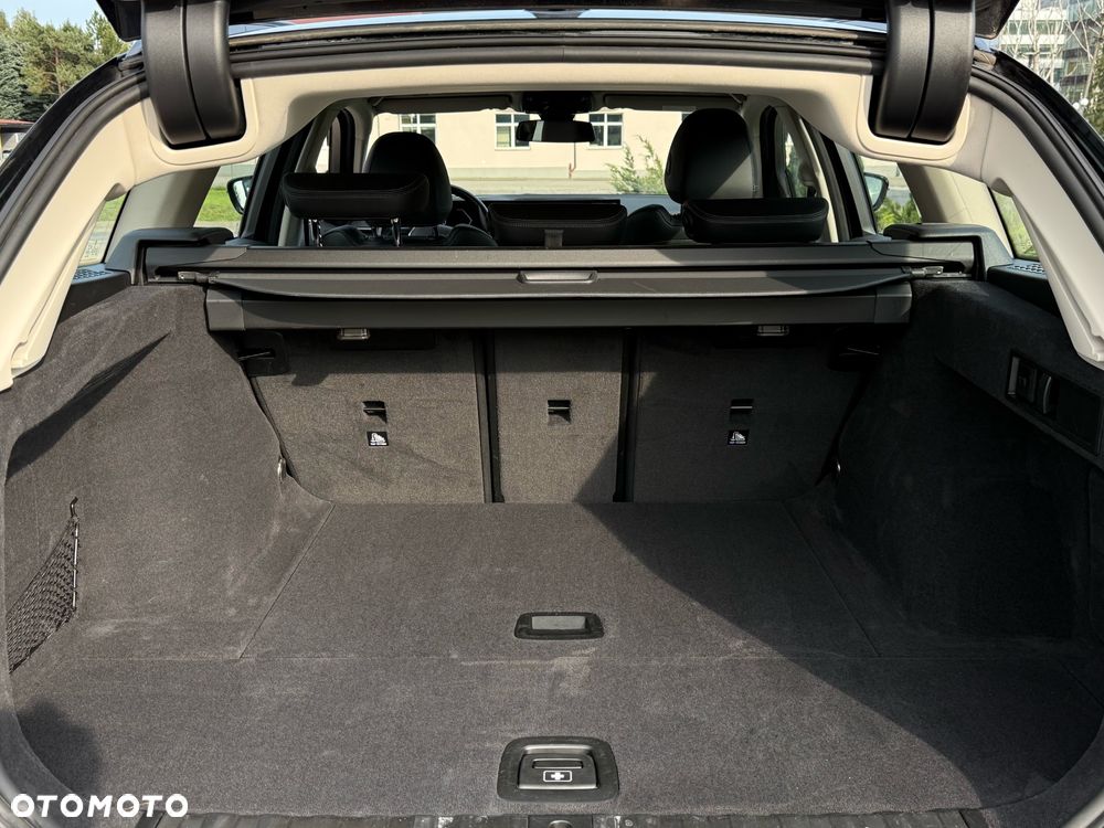 BMW Seria 3 318d Touring - 25