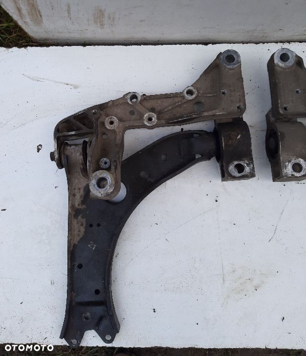 WAHACZ PRAWY / LEWY VW GOLF 5  AUDI A3 8P SEAT LEON 2 SKODA OCTAVIA 2 - 2