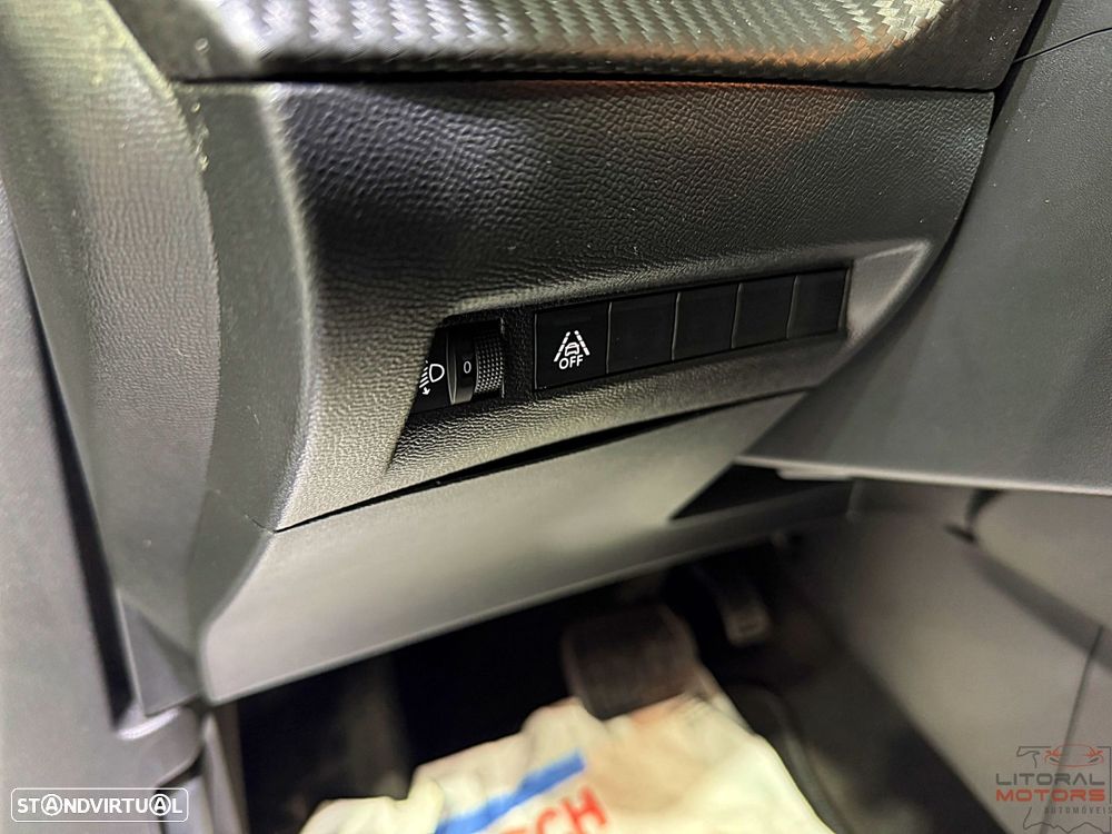 Peugeot 2008 1.2 PureTech Active Pack EAT8 - 18