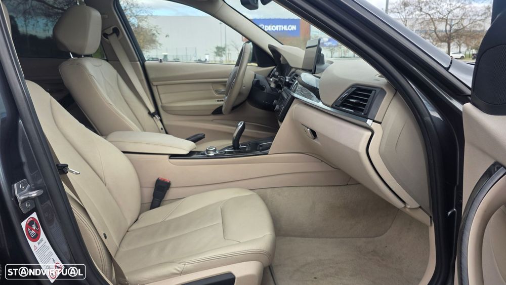 BMW 320 d Auto Line Luxury - 32