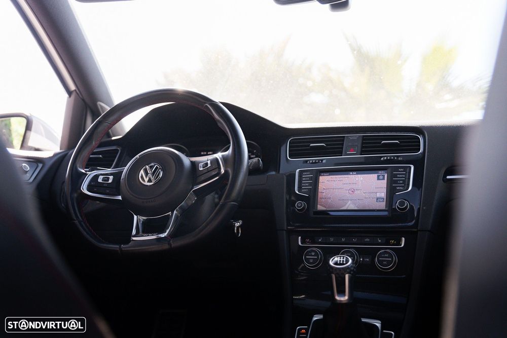 VW Golf 2.0 TSi GTi - 10