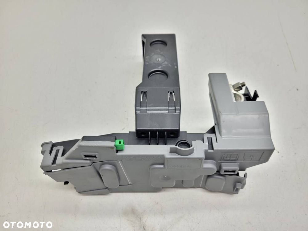 KLEMA PLUSOWA 32264790 VOLVO XC60 II 2021 EUROPA - 1