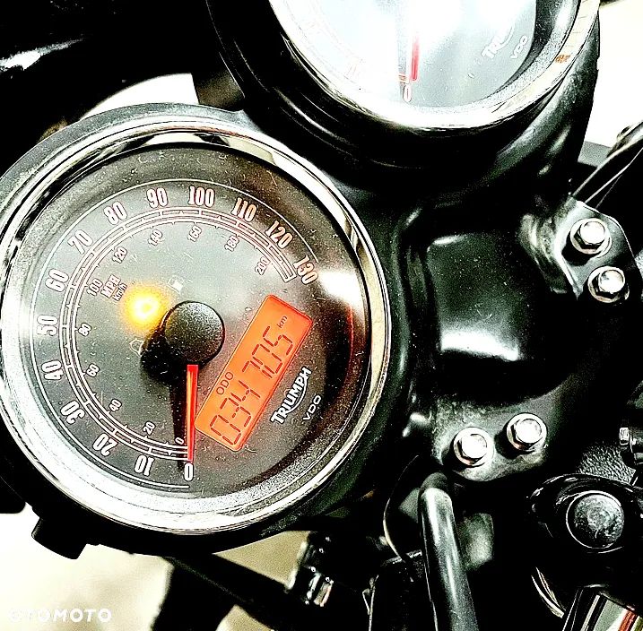 Triumph Bonneville - 5