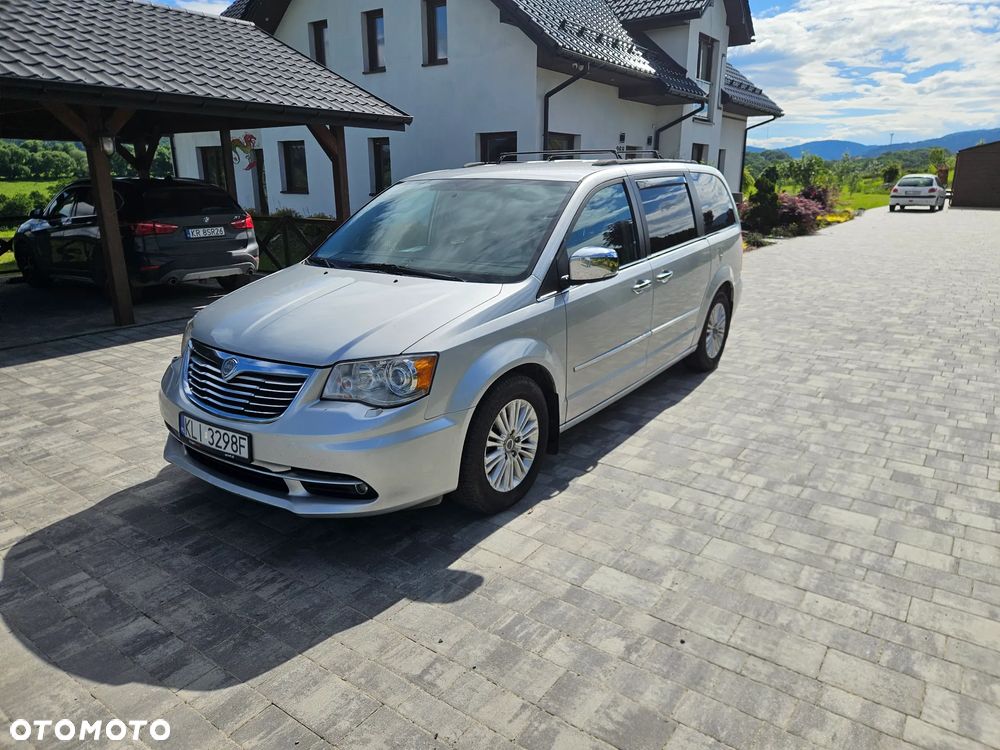 Lancia Voyager 2.8CRD Gold - 2