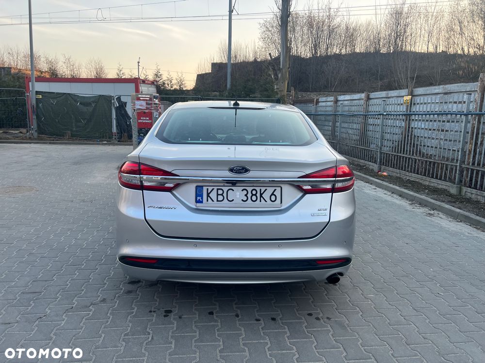 Ford Fusion - 8