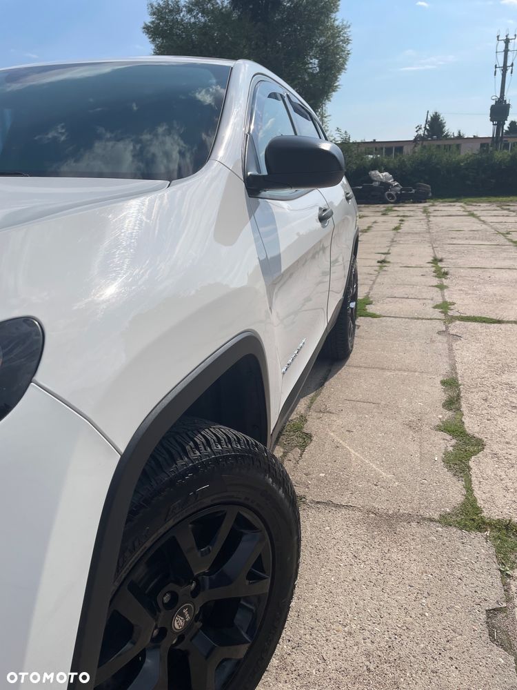 Jeep Cherokee - 8