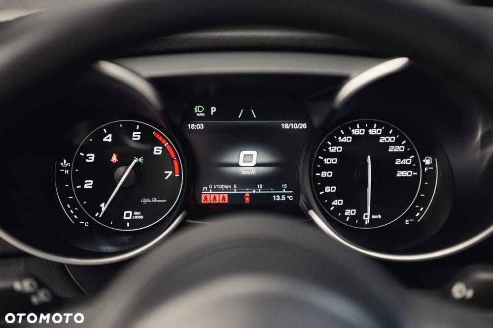 Alfa Romeo Giulia 2.0 Turbo Business - 31