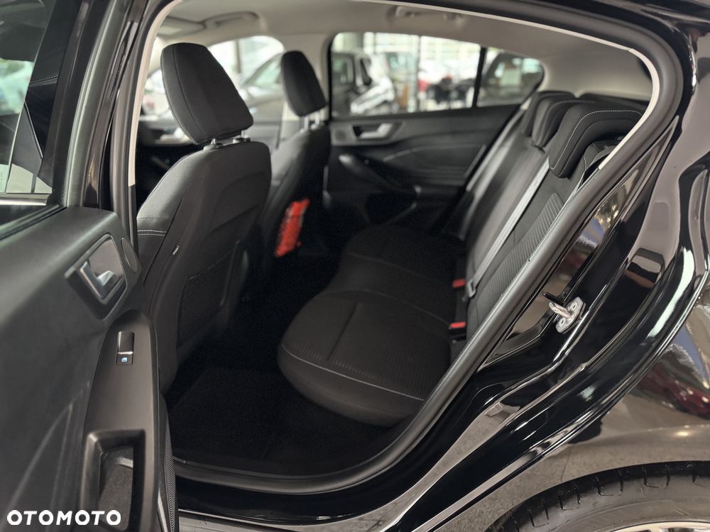 Ford Focus - 32