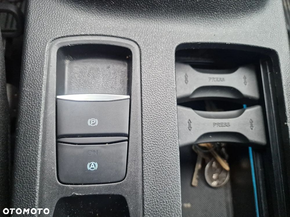 Ford Focus SW 1.5 TDCi DPF S&S - 25