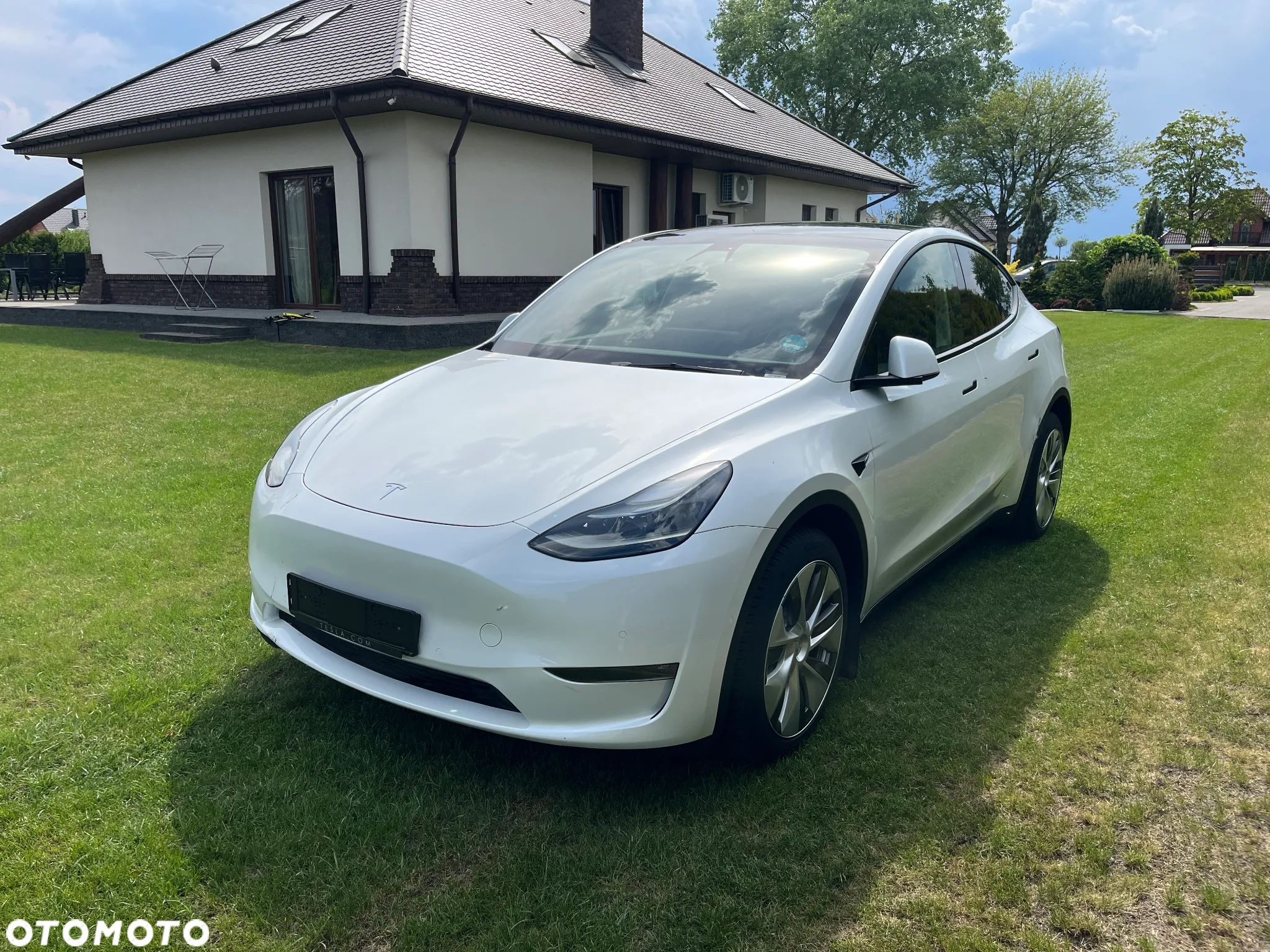 Tesla Y - 1
