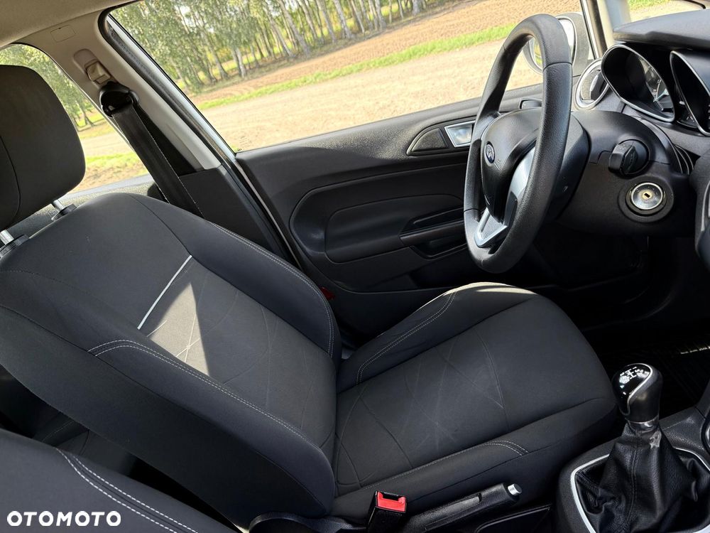 Ford Fiesta 1.5 TDCi Celebration - 21