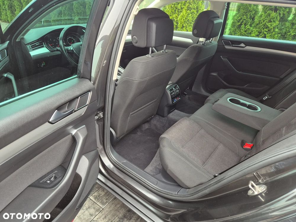 Volkswagen Passat - 39