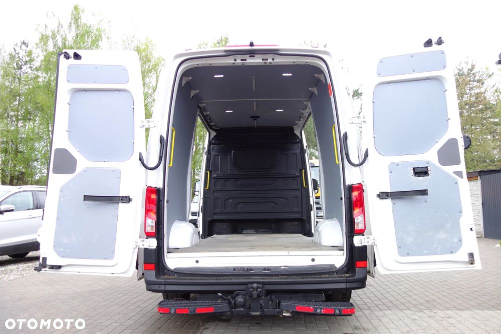 Volkswagen Crafter 2.0 tdi 177 KM L3H2 Klima Poduszki Webasto Kamera 2 x Drzwi Boczne - 8