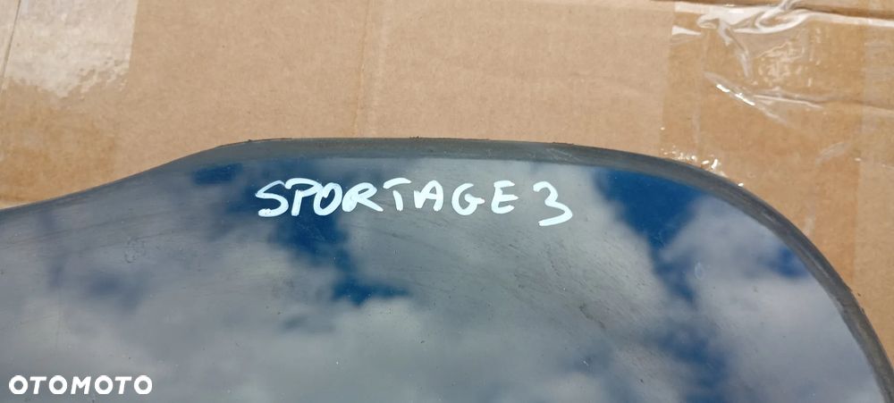 Szyba czołowa przód przednia Kia Sportage III AS1 11r - 8