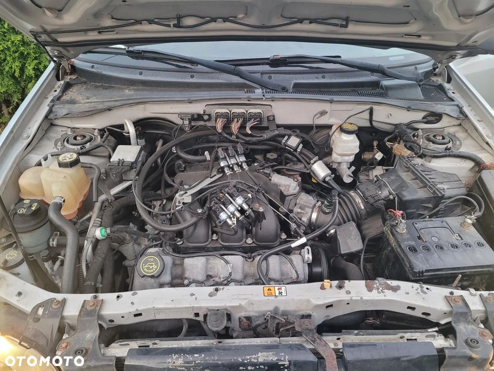 Ford Maverick 3.0 V6 Limited - 9