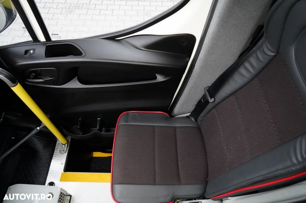 Iveco DAILY / 50C18 / AER CONDIȚIONAT / 66.000 km !!! / HI-MATIC / IMPORTAT - 28