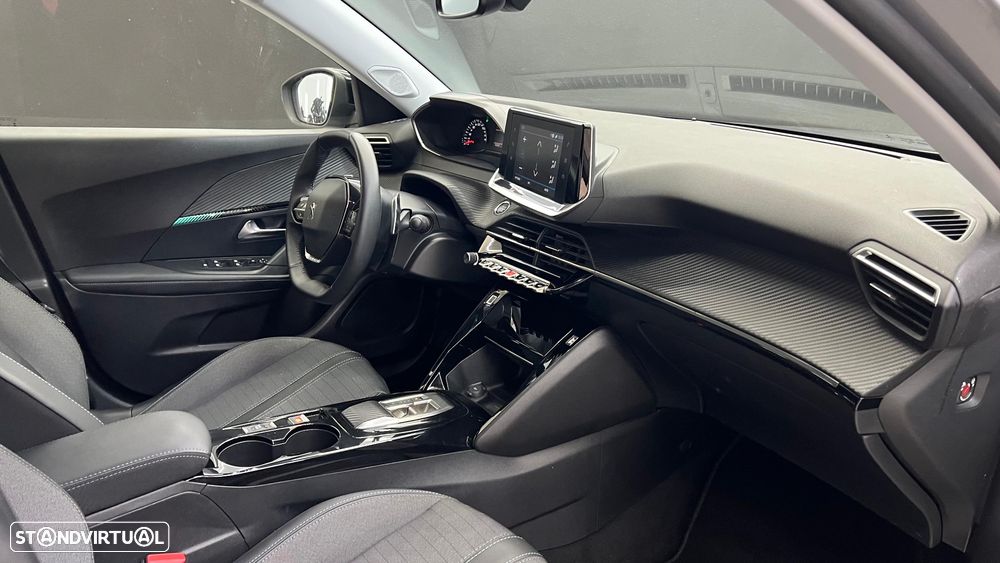 Peugeot 2008 1.2 PureTech Allure Pack EAT8 - 12