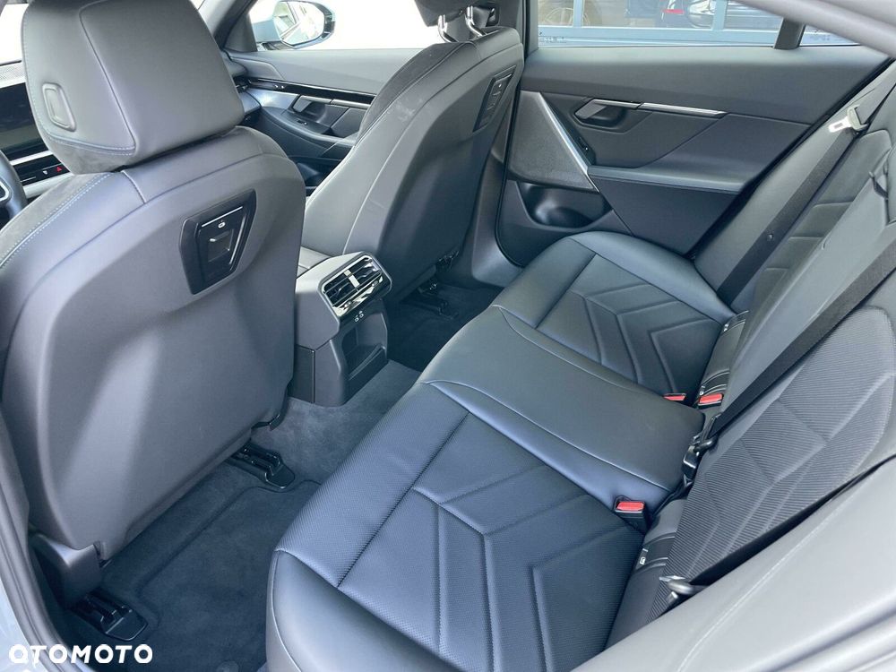 BMW Seria 5 520d xDrive mHEV M Sport - 13